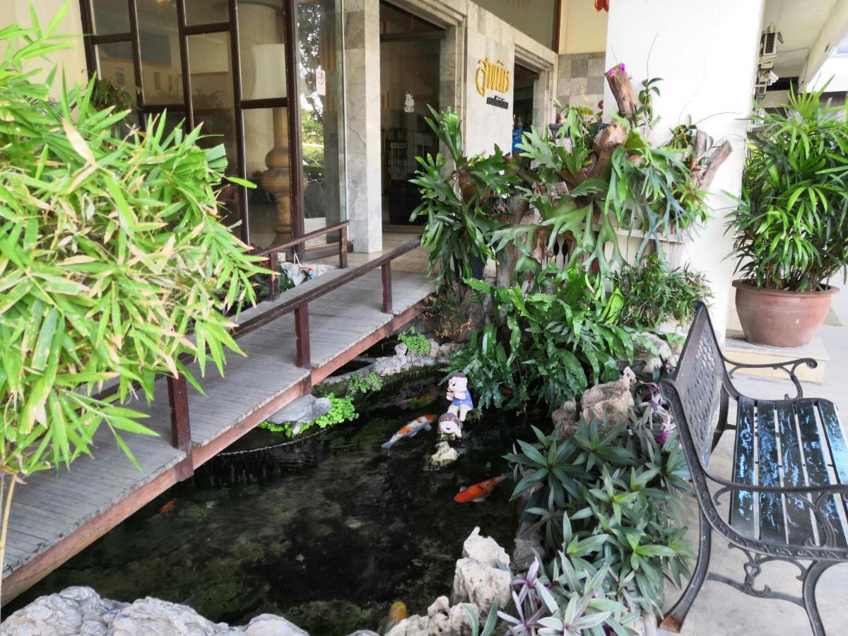 26 Condo With Pool Opposite The Train Station, Near Old City And Nimman Csiangmaj Kültér fotó