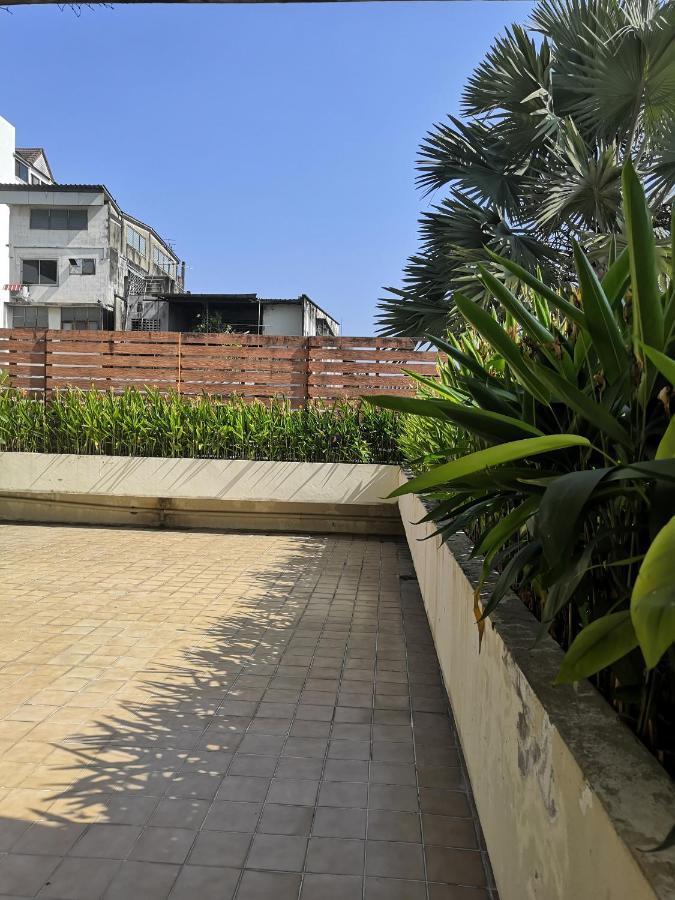 26 Condo With Pool Opposite The Train Station, Near Old City And Nimman Csiangmaj Kültér fotó