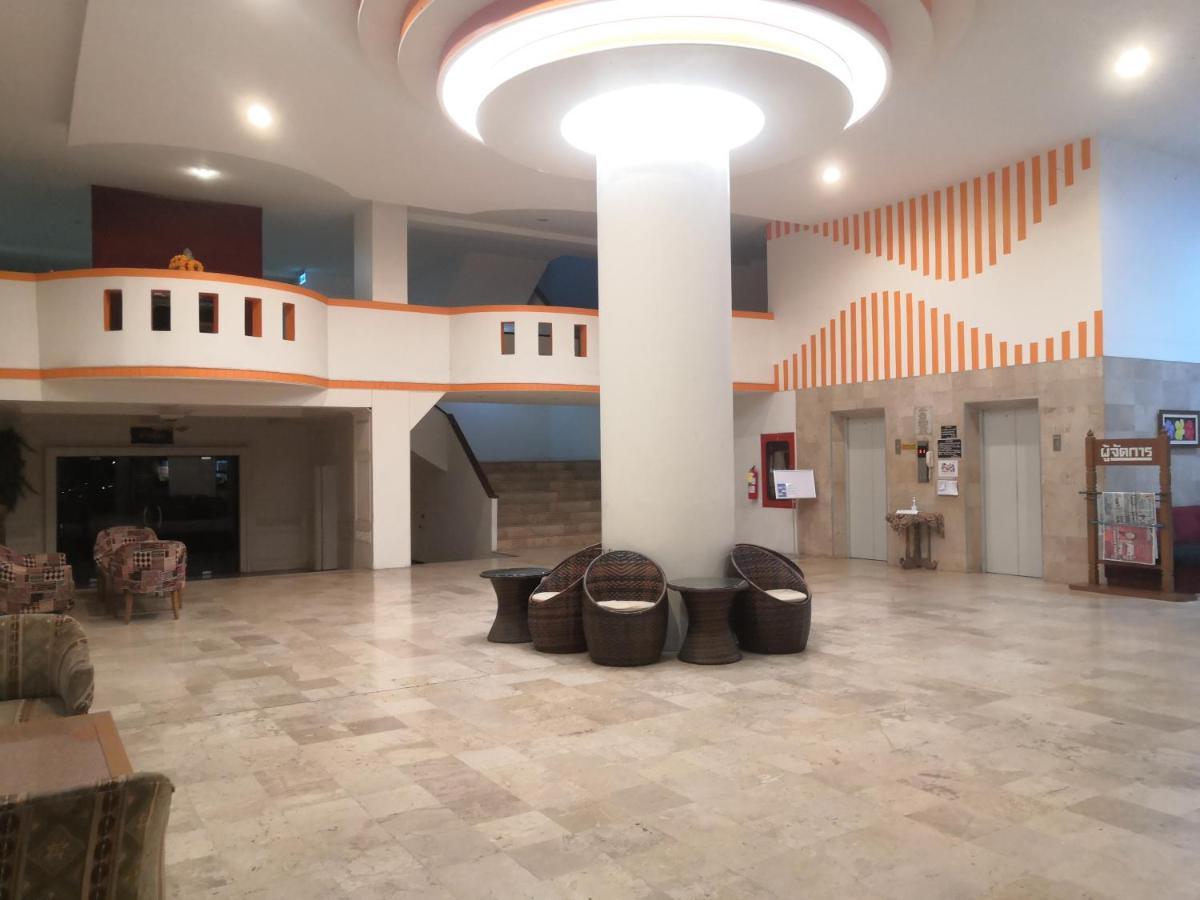 26 Condo With Pool Opposite The Train Station, Near Old City And Nimman Csiangmaj Kültér fotó